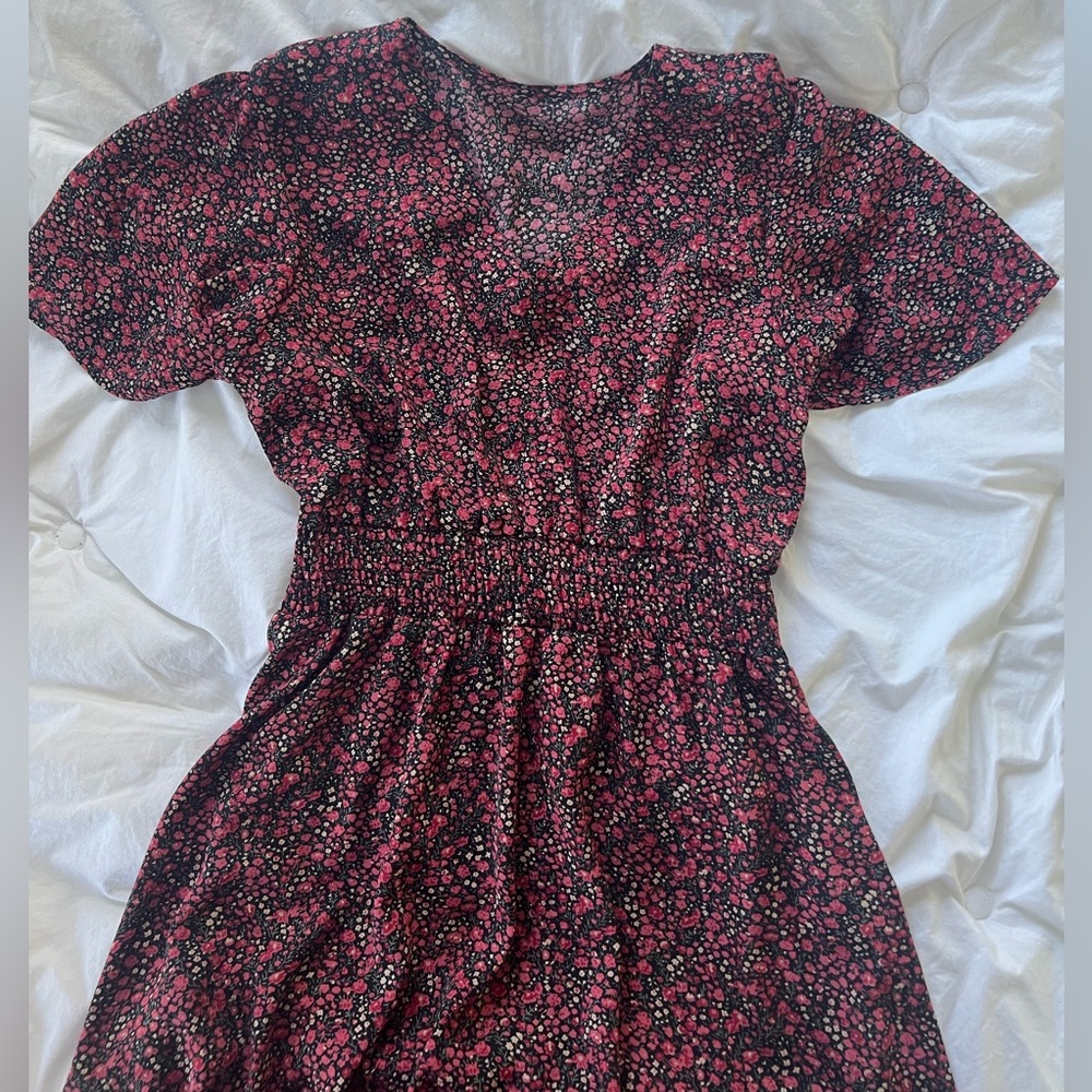 SHEIN floral summer dress! Short sleeve, very light. Tag removed but never worn!